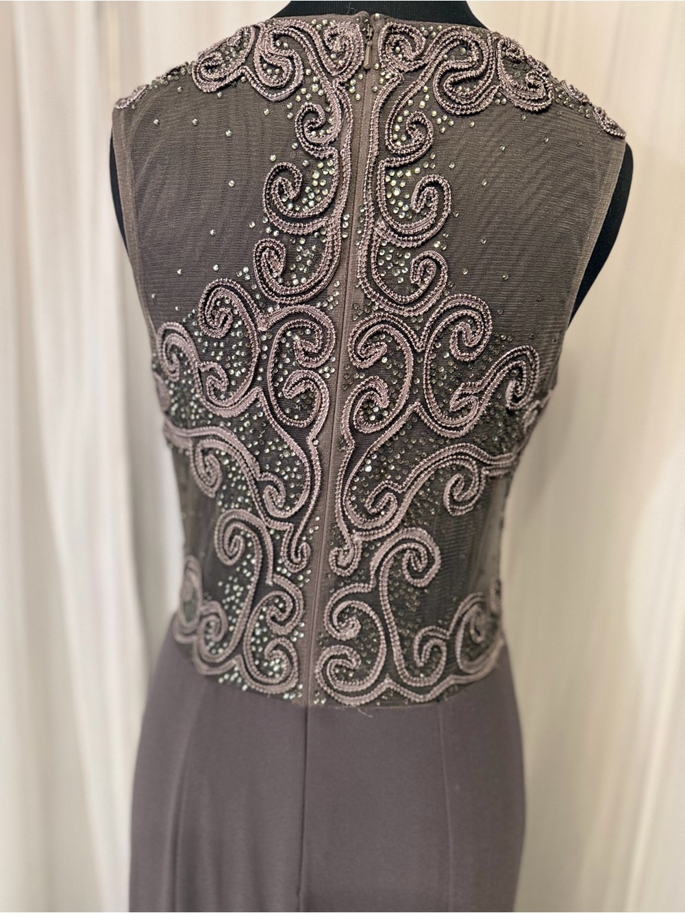 Camille La Vie Beaded Illusion Back Formal Trumpet Evening Gown Size 6 - Picture 6 of 13